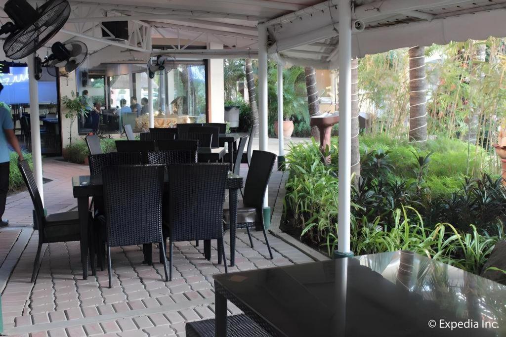 Moonbay Marina The Villas Олонгапо Екстериор снимка